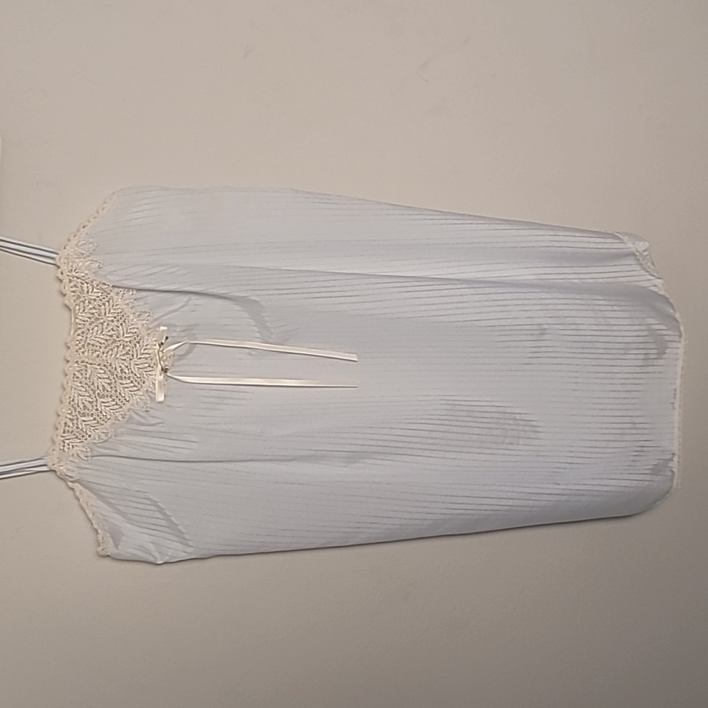 Elegant White Chemise with Lace Detail
